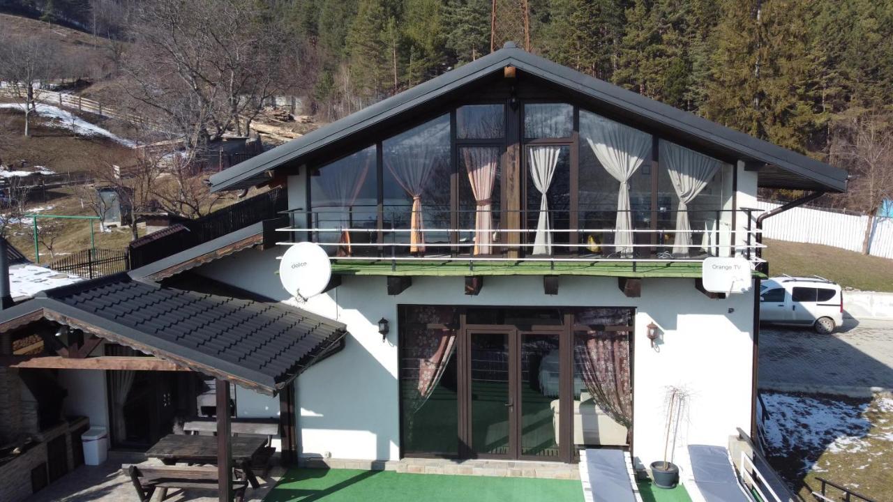 피아트라네암츠 Casa Yla 빌라 외부 사진